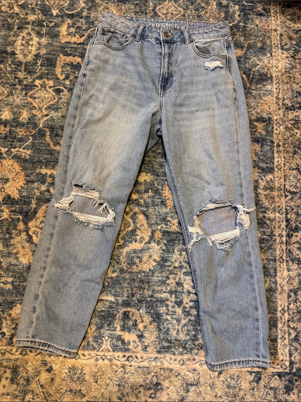 American Eagle Outfitters Light Wash Boyfriend Ripped Jeans